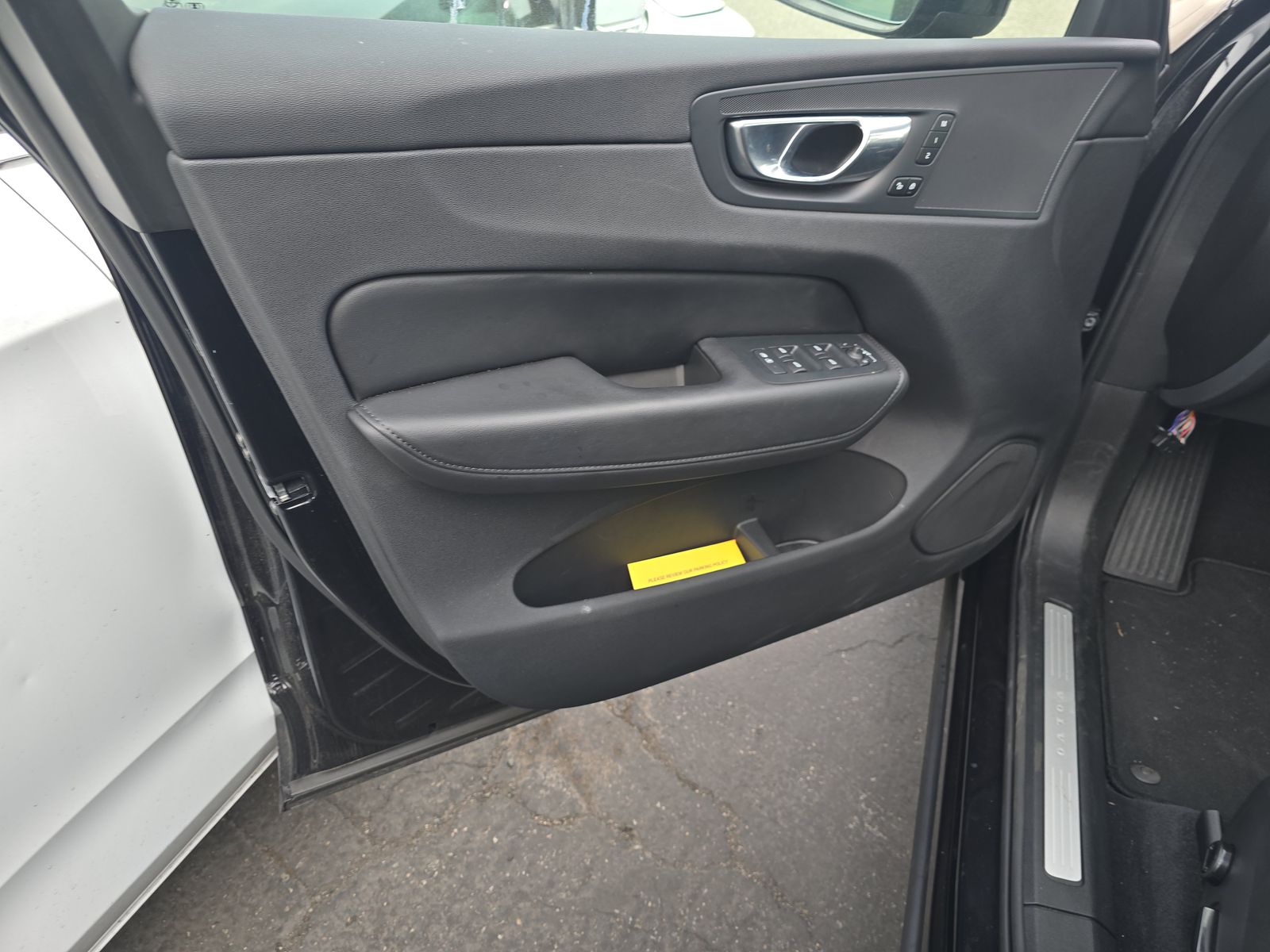 2025 Volvo XC60 B5 Plus AWD