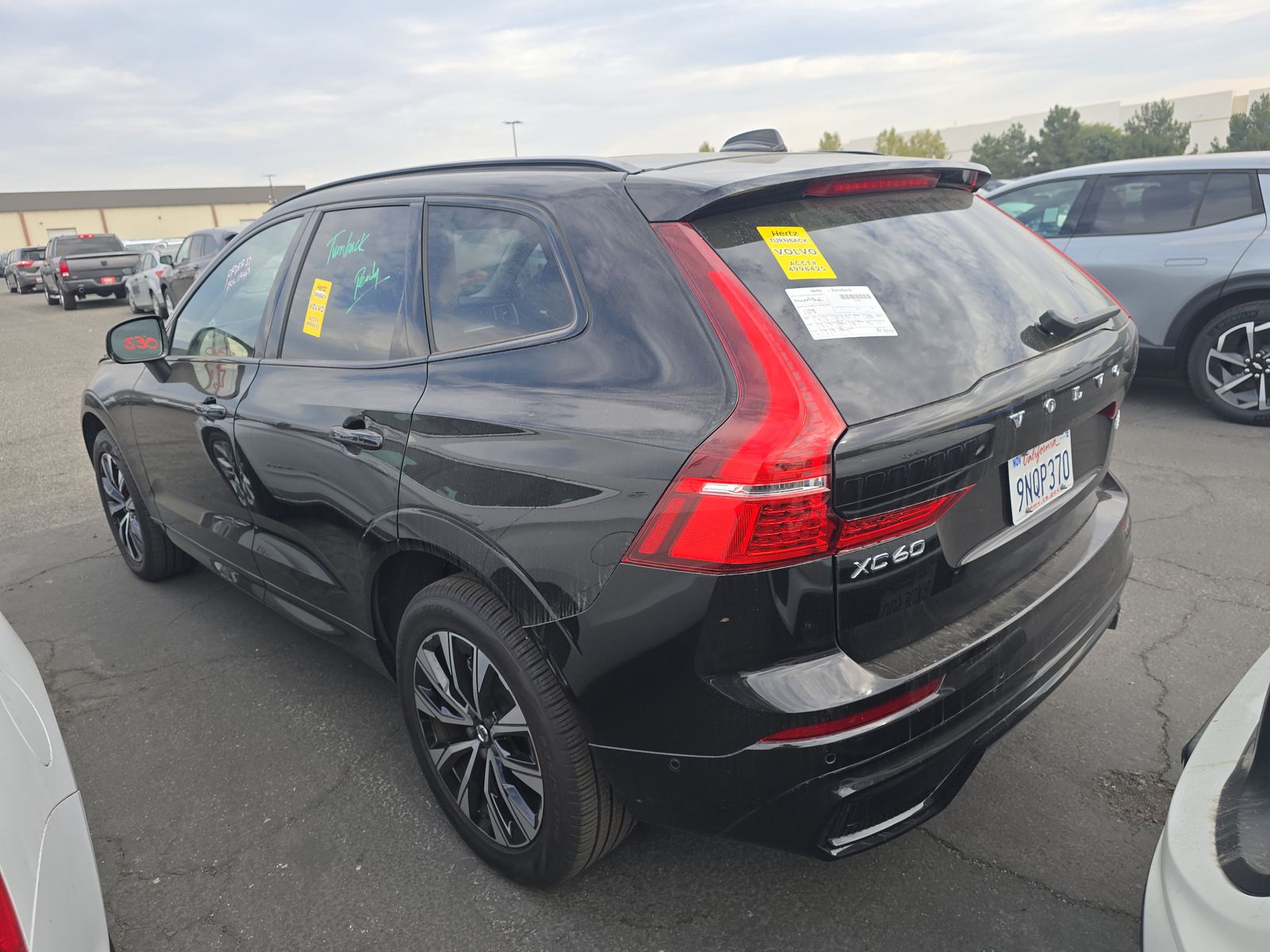 2025 Volvo XC60 B5 Plus AWD