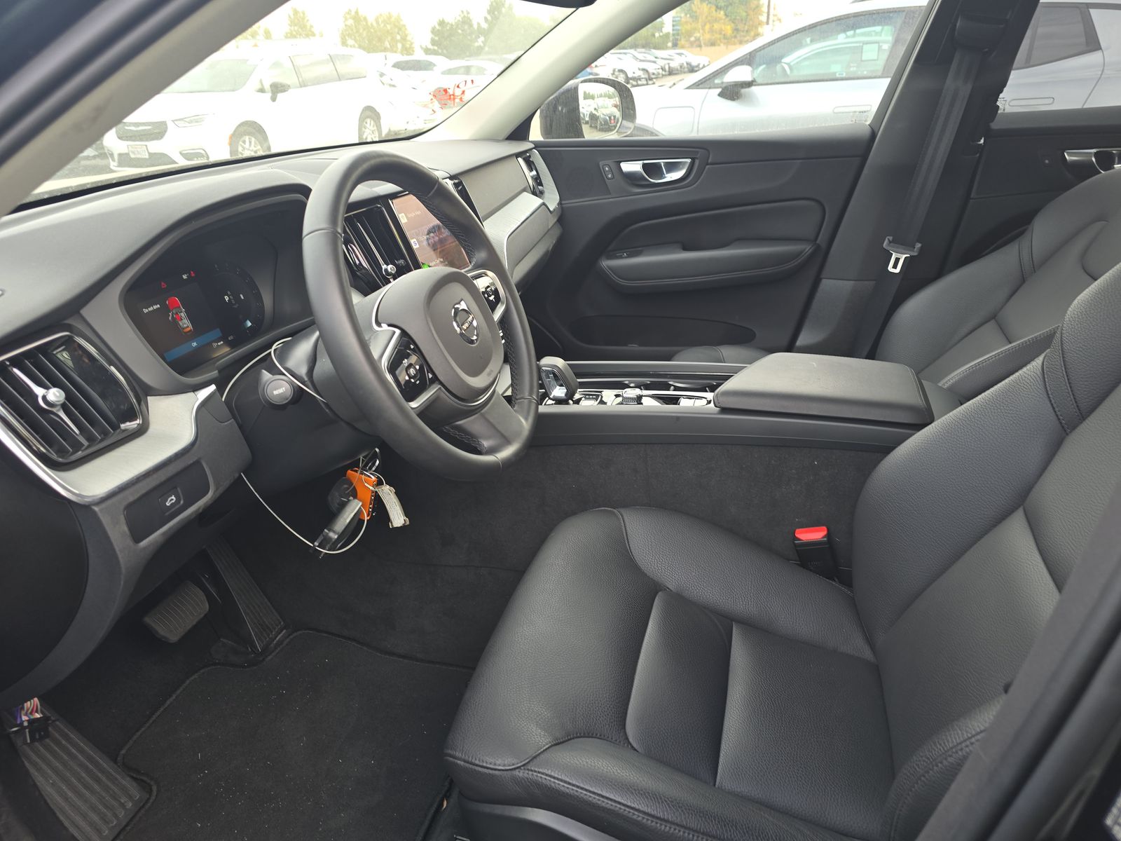 2025 Volvo XC60 B5 Plus AWD