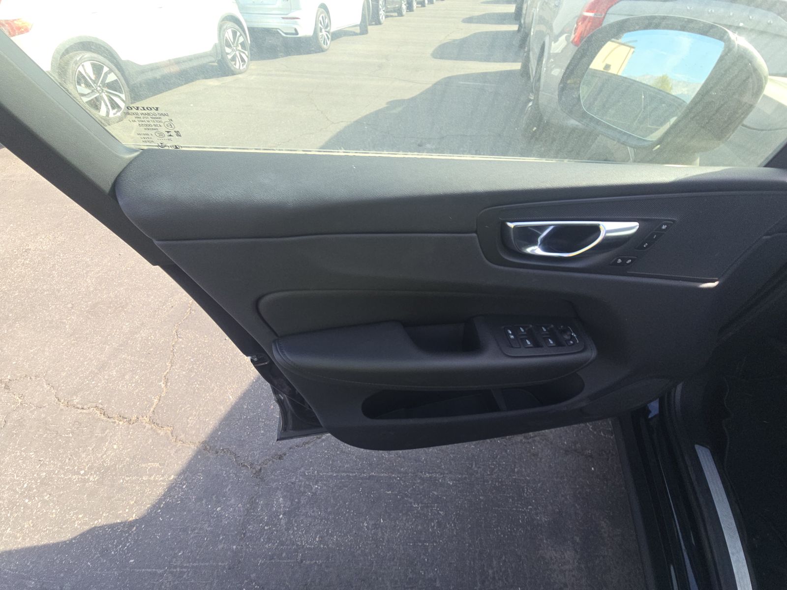 2025 Volvo XC60 B5 Plus AWD