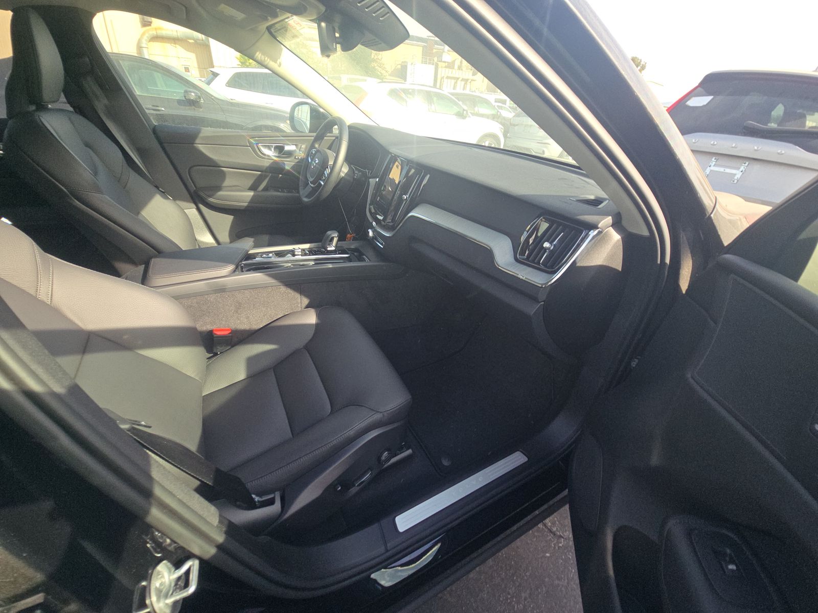 2025 Volvo XC60 B5 Plus AWD