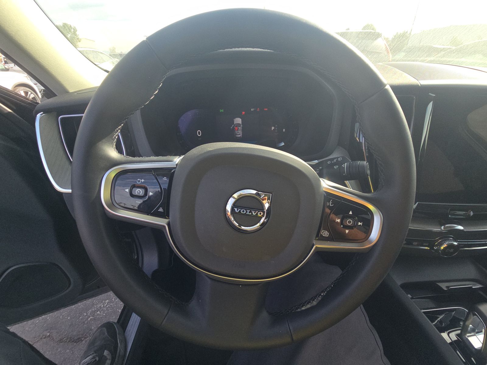 2025 Volvo XC60 B5 Plus AWD