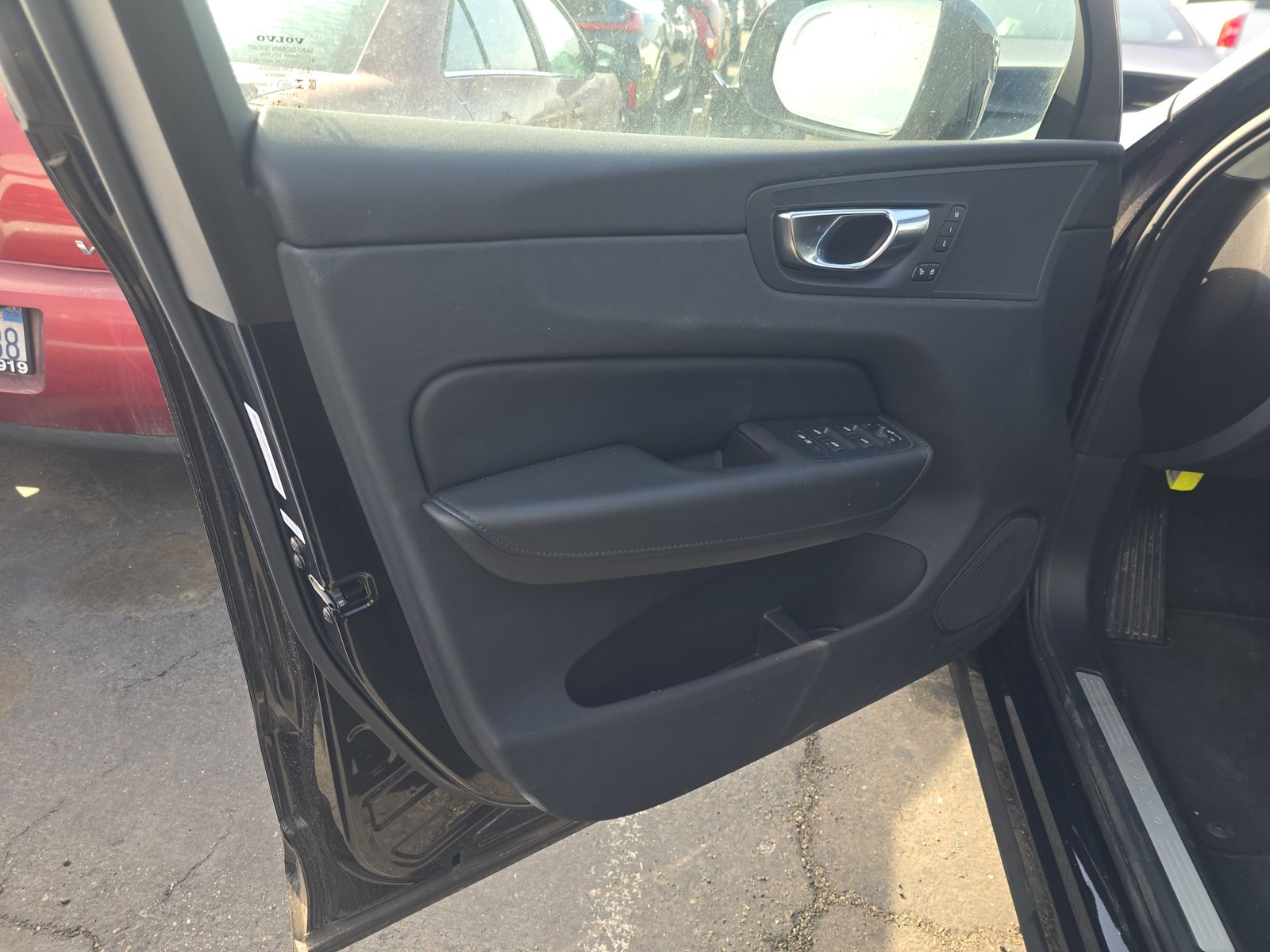 2025 Volvo XC60 B5 Plus AWD