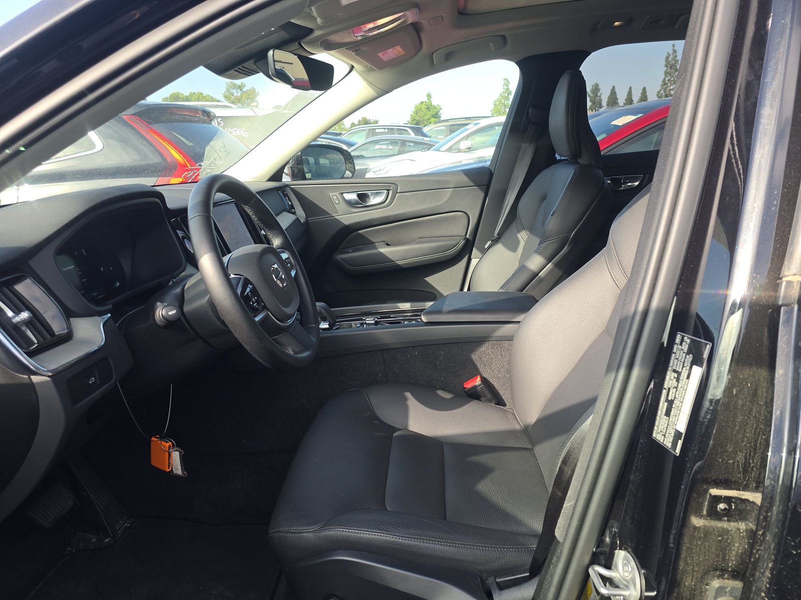 2025 Volvo XC60 B5 Plus AWD