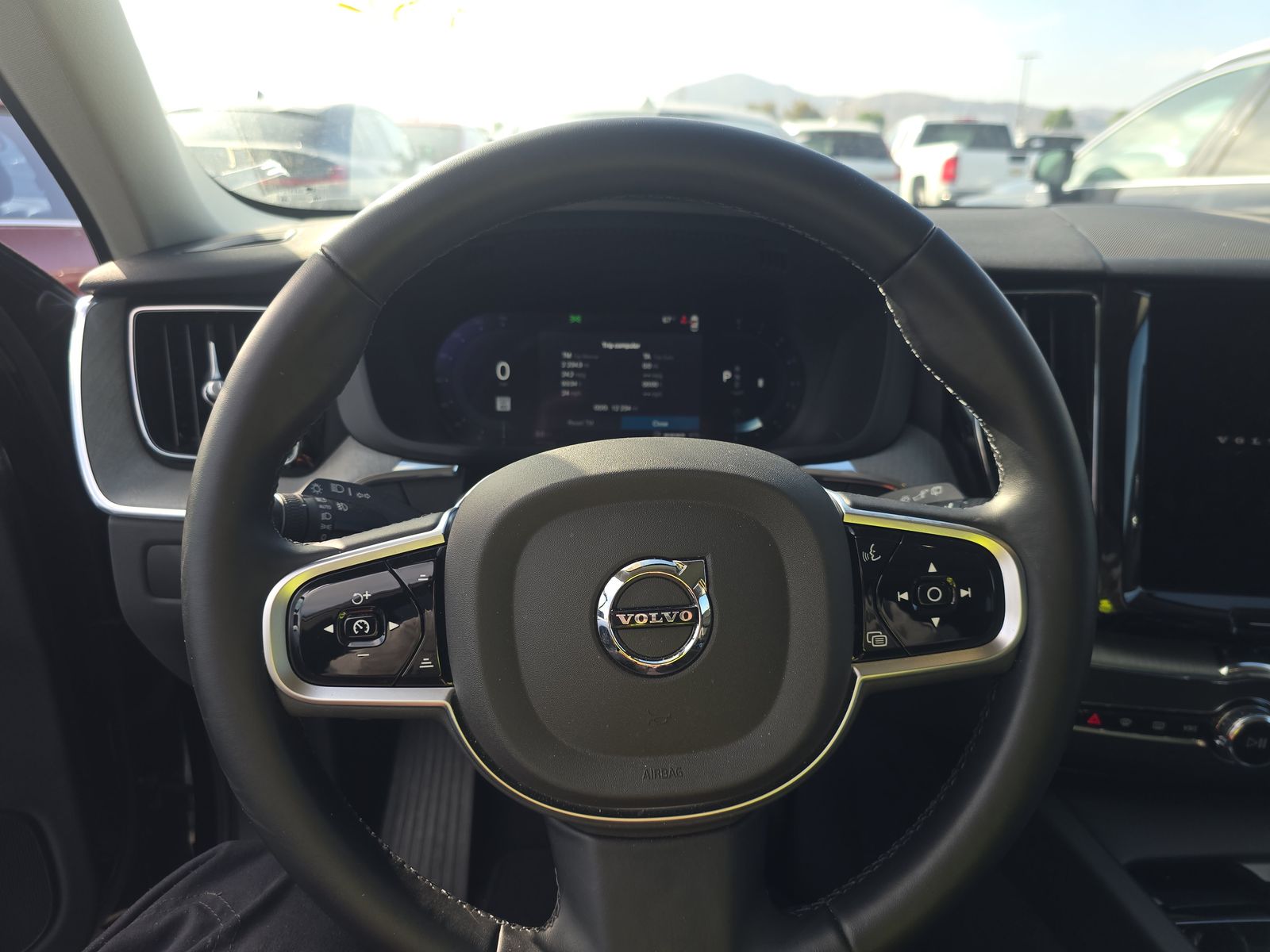 2025 Volvo XC60 B5 Plus AWD