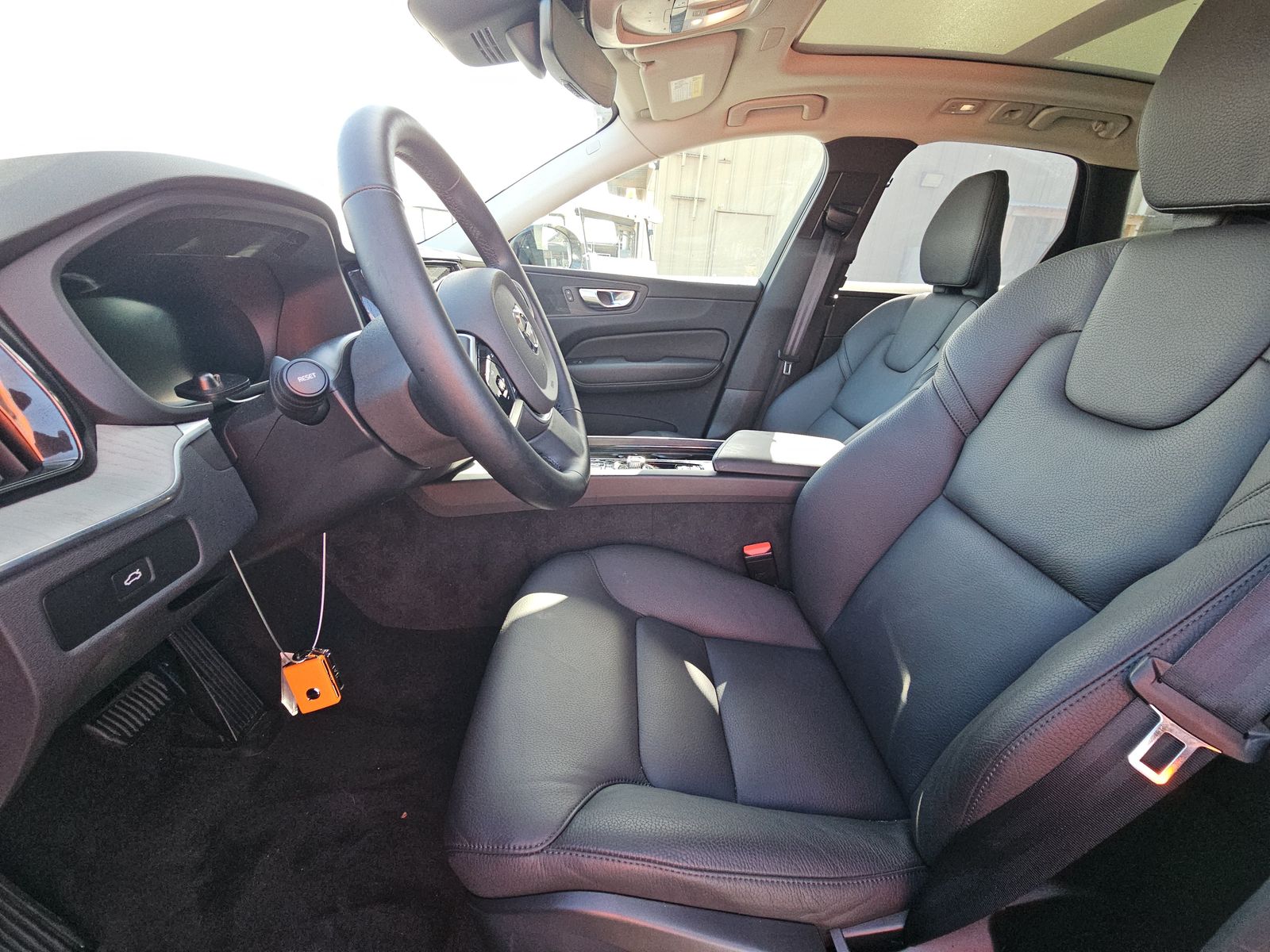 2025 Volvo XC60 B5 Plus AWD