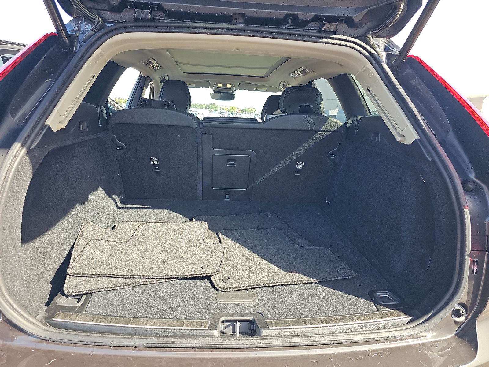 2025 Volvo XC60 B5 Plus AWD