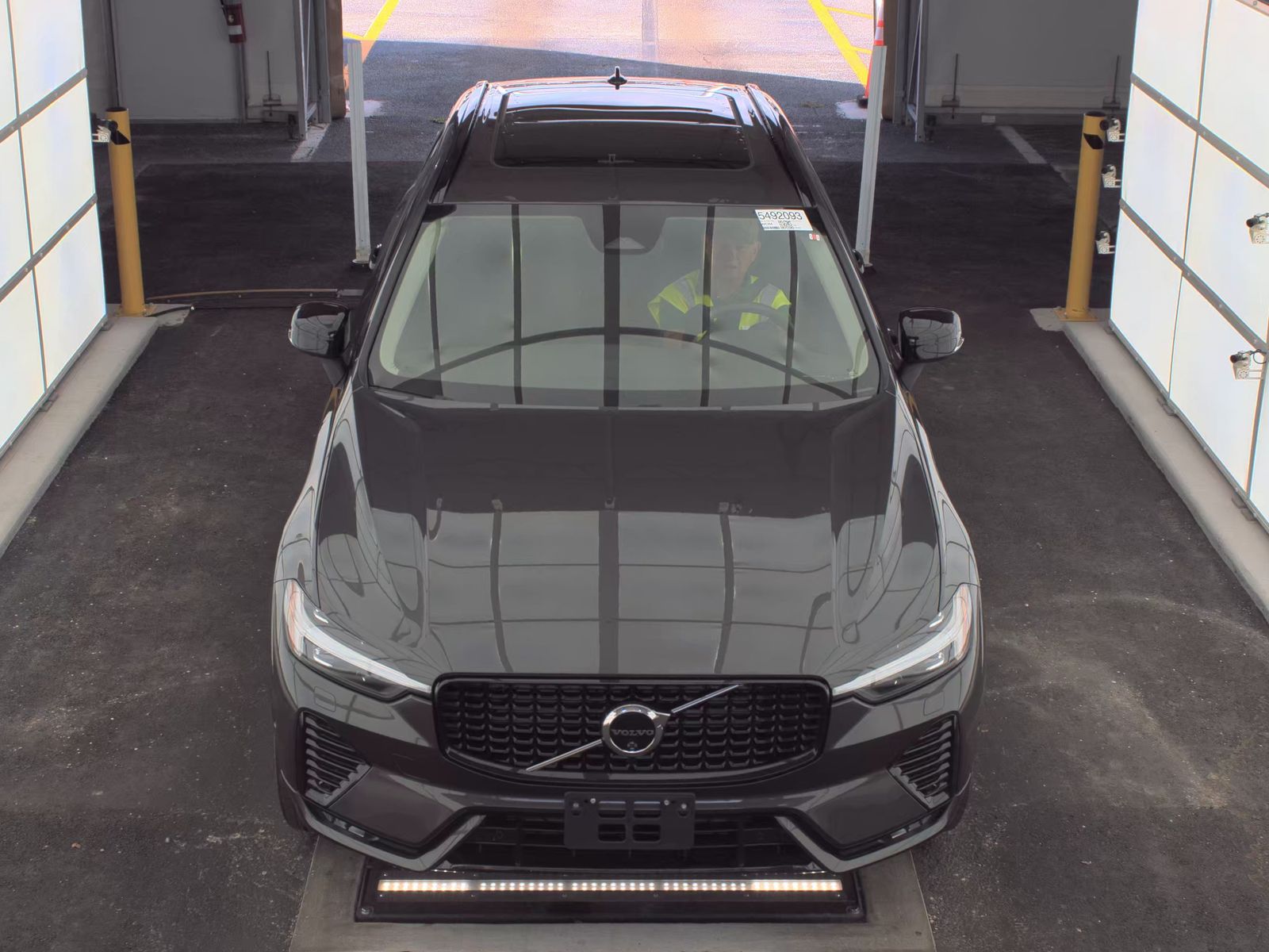 2025 Volvo XC60 B5 Plus AWD