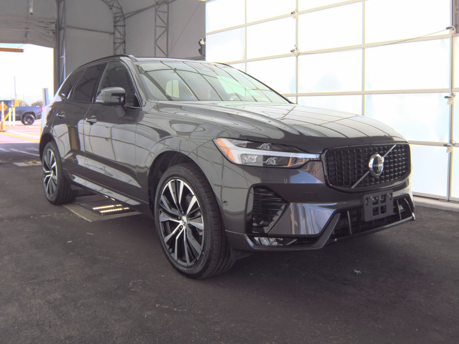 2025 Volvo XC60 B5 Plus AWD