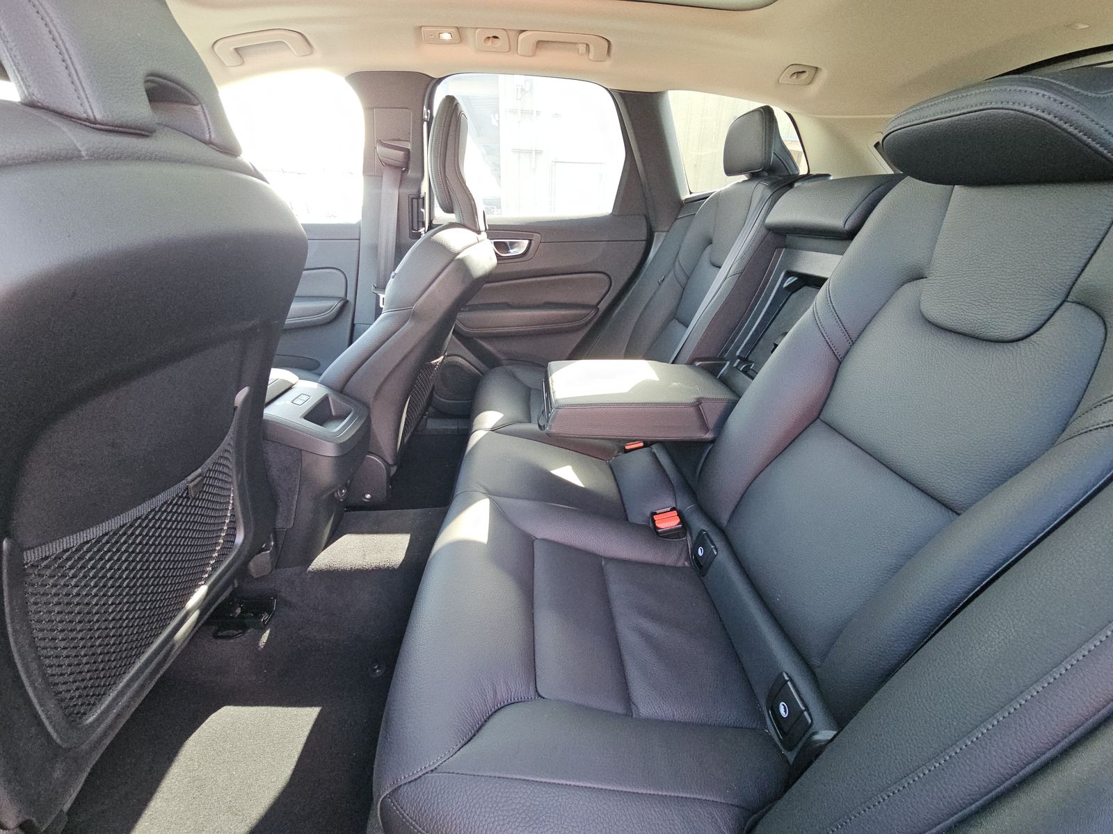 2025 Volvo XC60 B5 Plus AWD