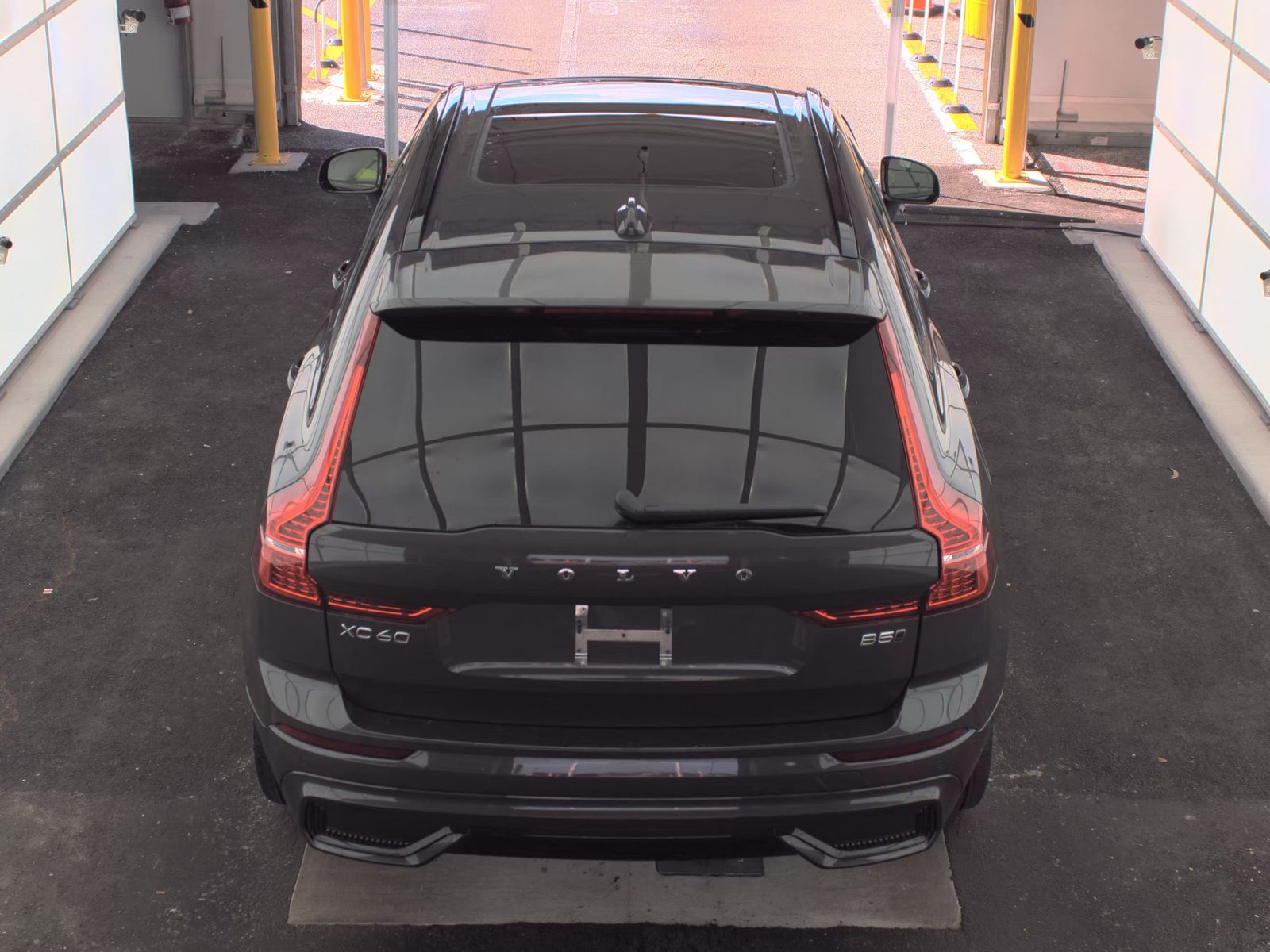 2025 Volvo XC60 B5 Plus AWD