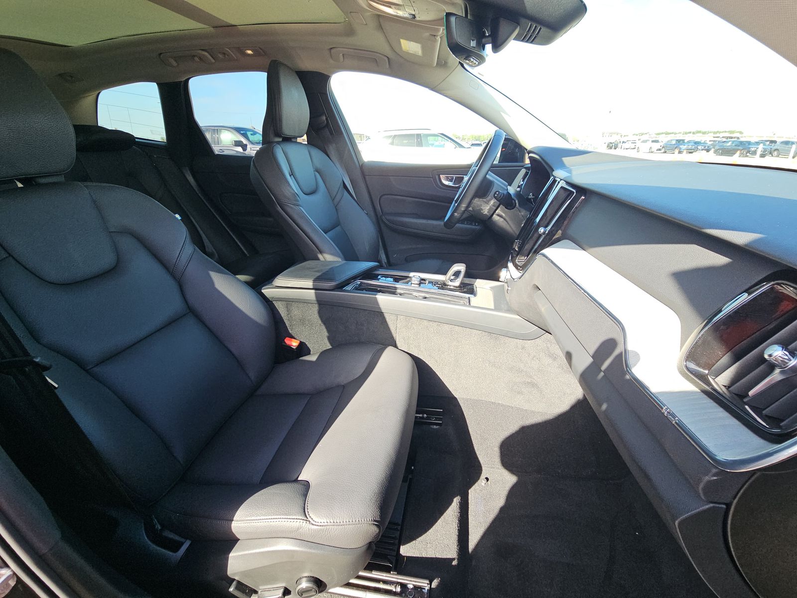 2025 Volvo XC60 B5 Plus AWD