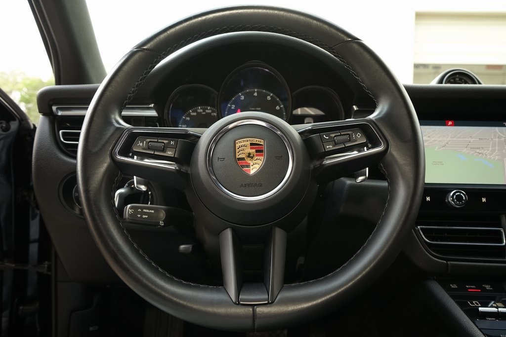 2022 Porsche Macan Base AWD