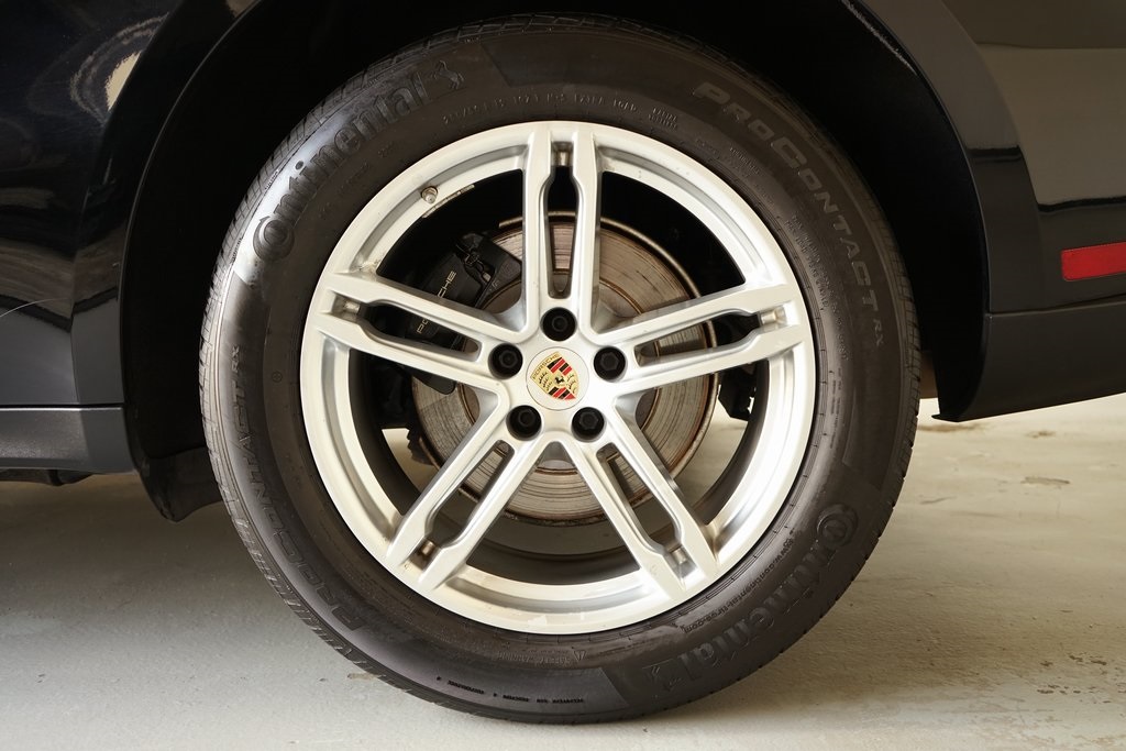 2022 Porsche Macan Base AWD