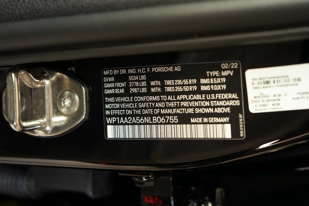 2022 Porsche Macan Base AWD