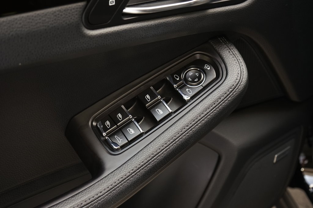 2022 Porsche Macan Base AWD