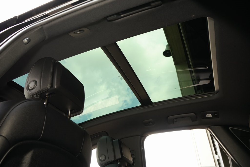 2022 Porsche Macan Base AWD