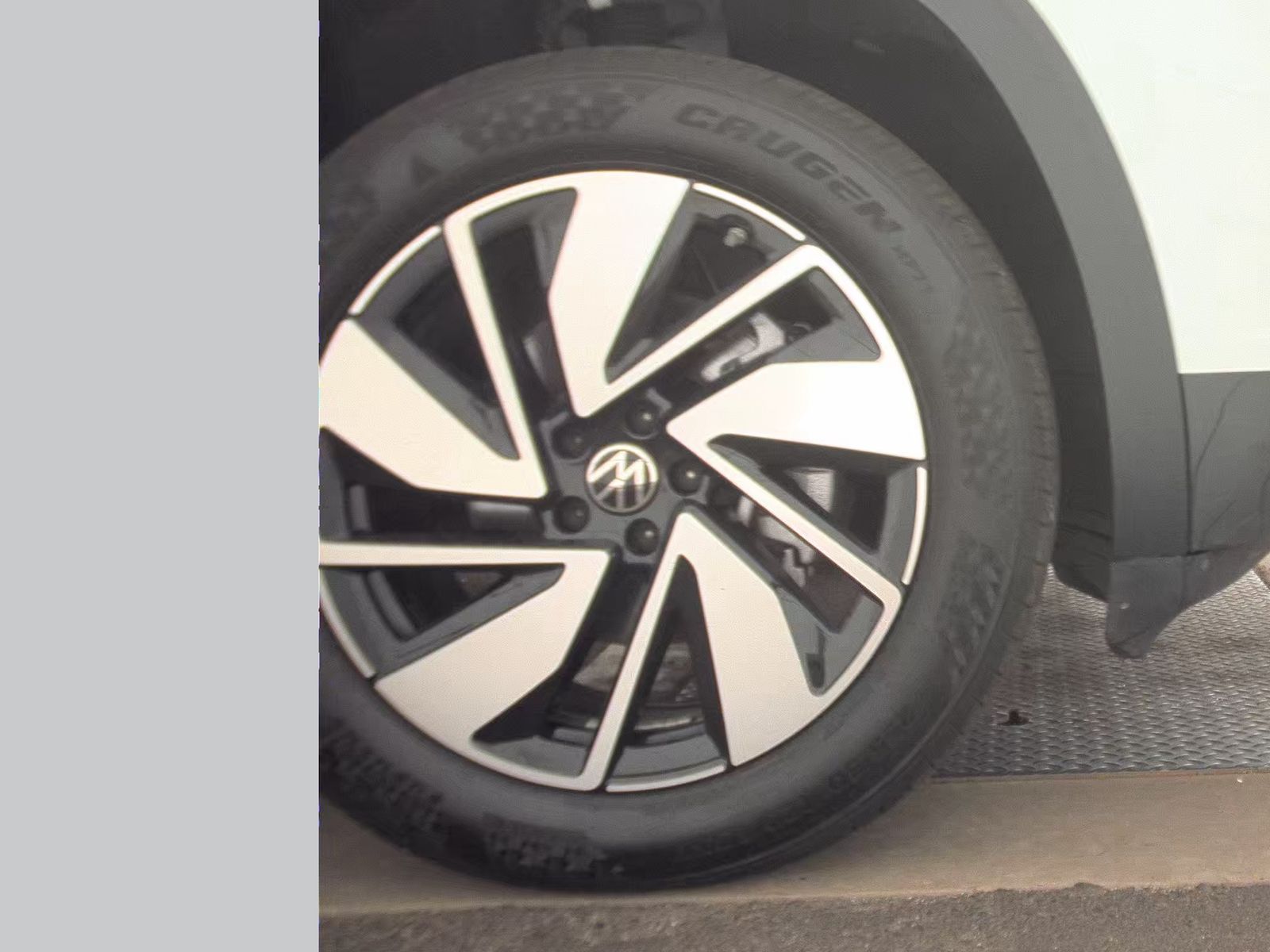 2025 Volkswagen Atlas 2.0T SE FWD