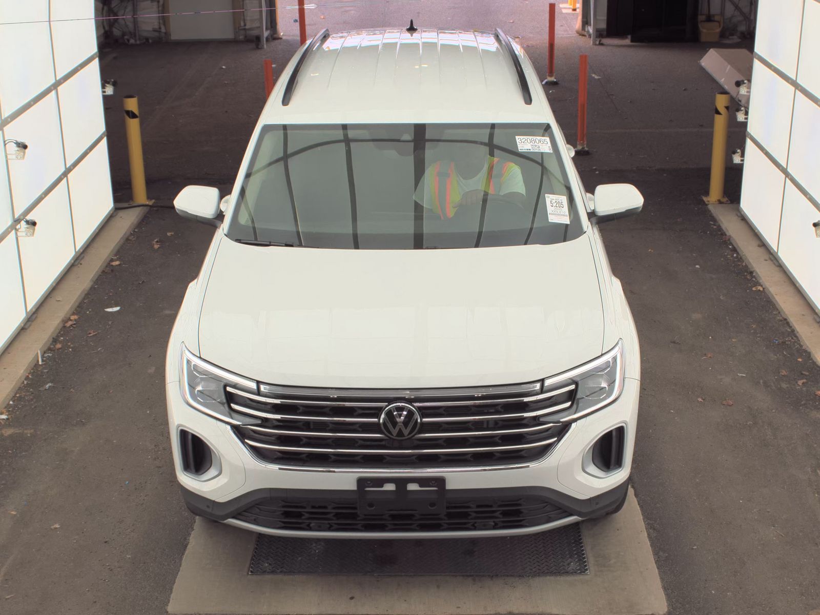 2025 Volkswagen Atlas 2.0T SE FWD