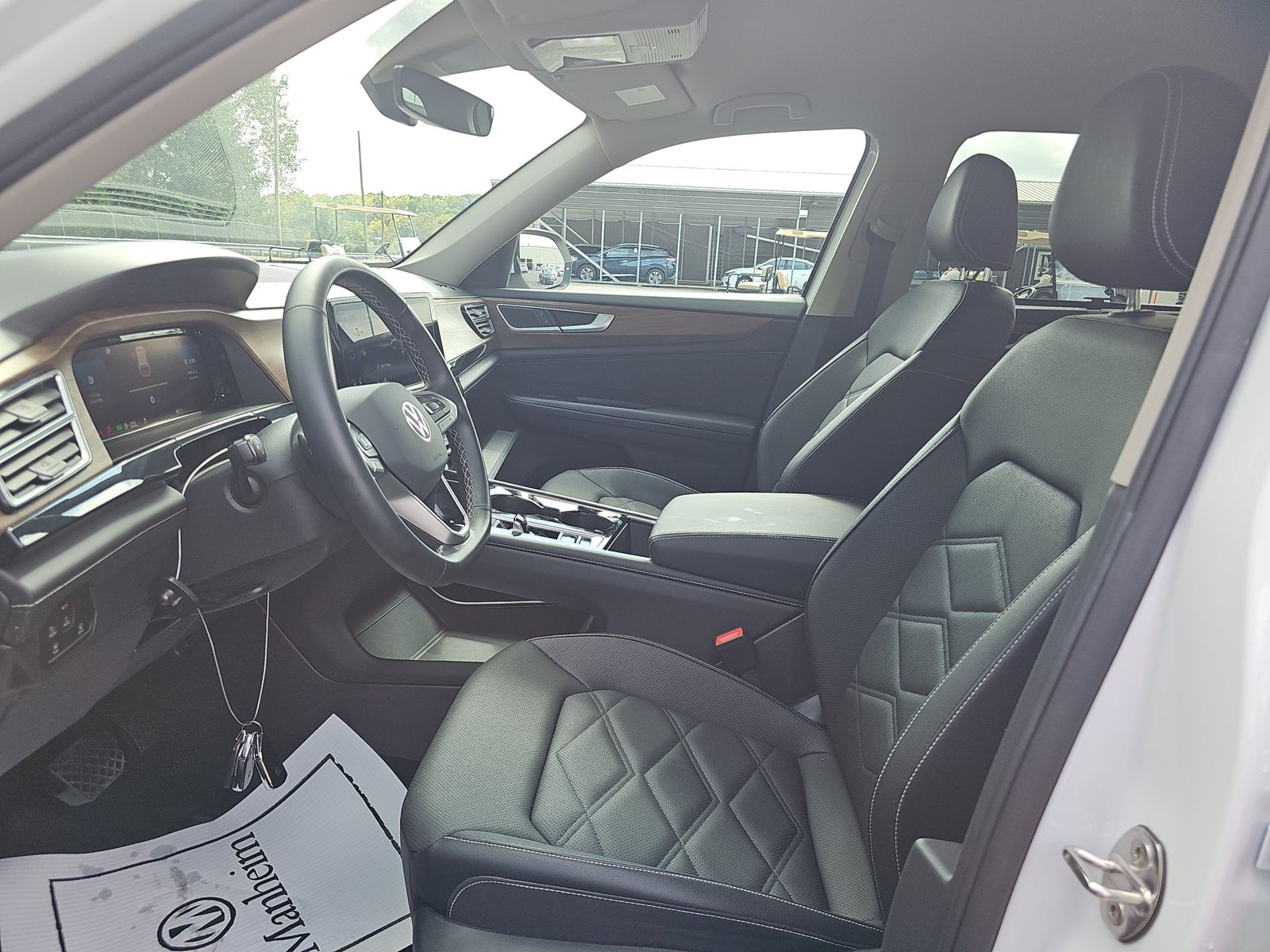 2025 Volkswagen Atlas 2.0T SE FWD