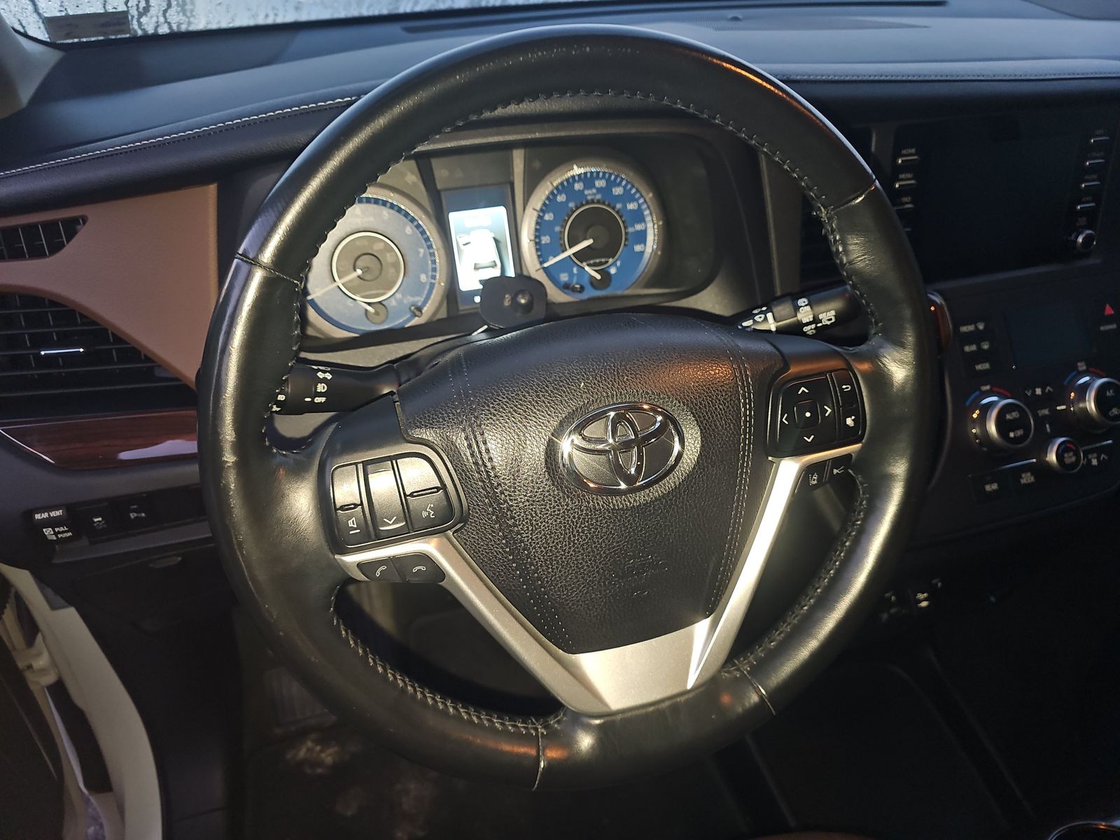 2018 Toyota Sienna XLE Premium AWD