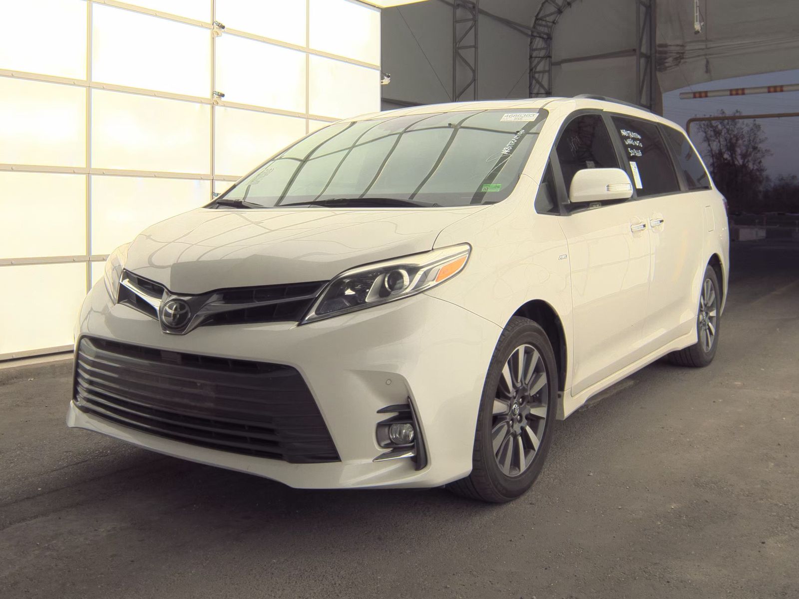 2018 Toyota Sienna XLE Premium AWD