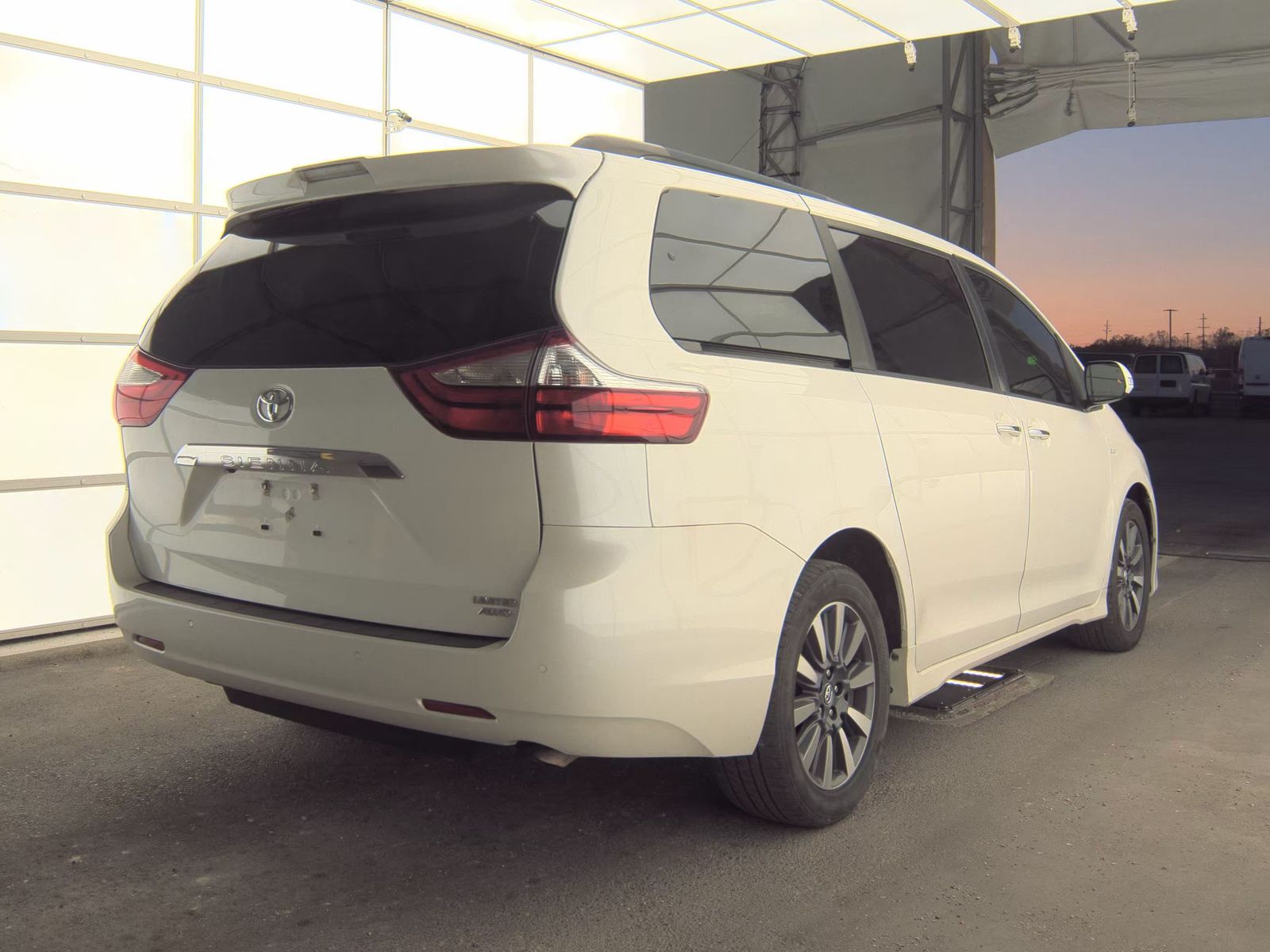2018 Toyota Sienna XLE Premium AWD