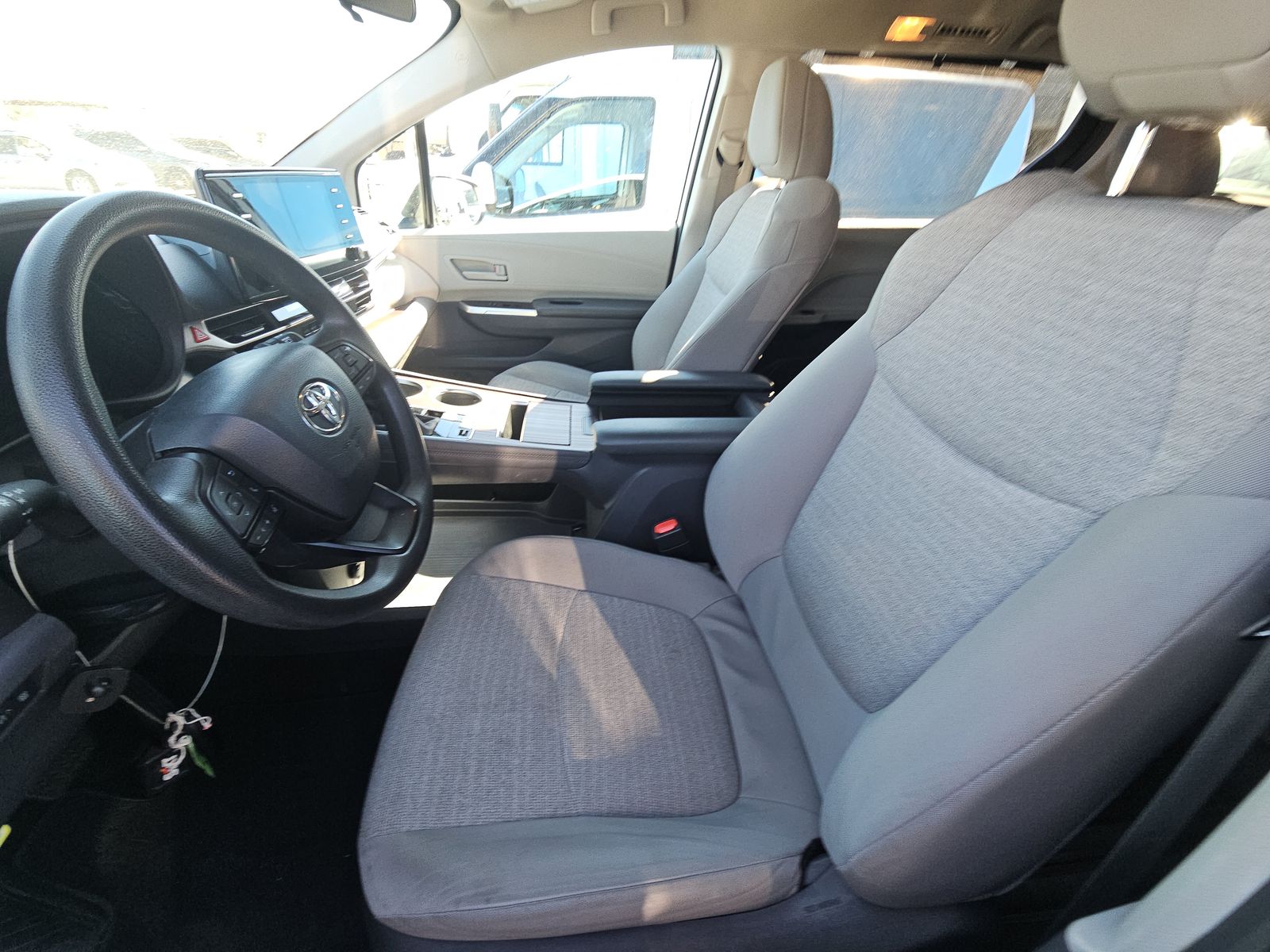 2024 Toyota Sienna LE AWD