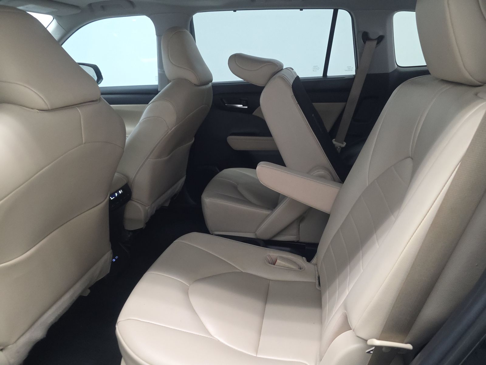 2023 Toyota Highlander XLE FWD