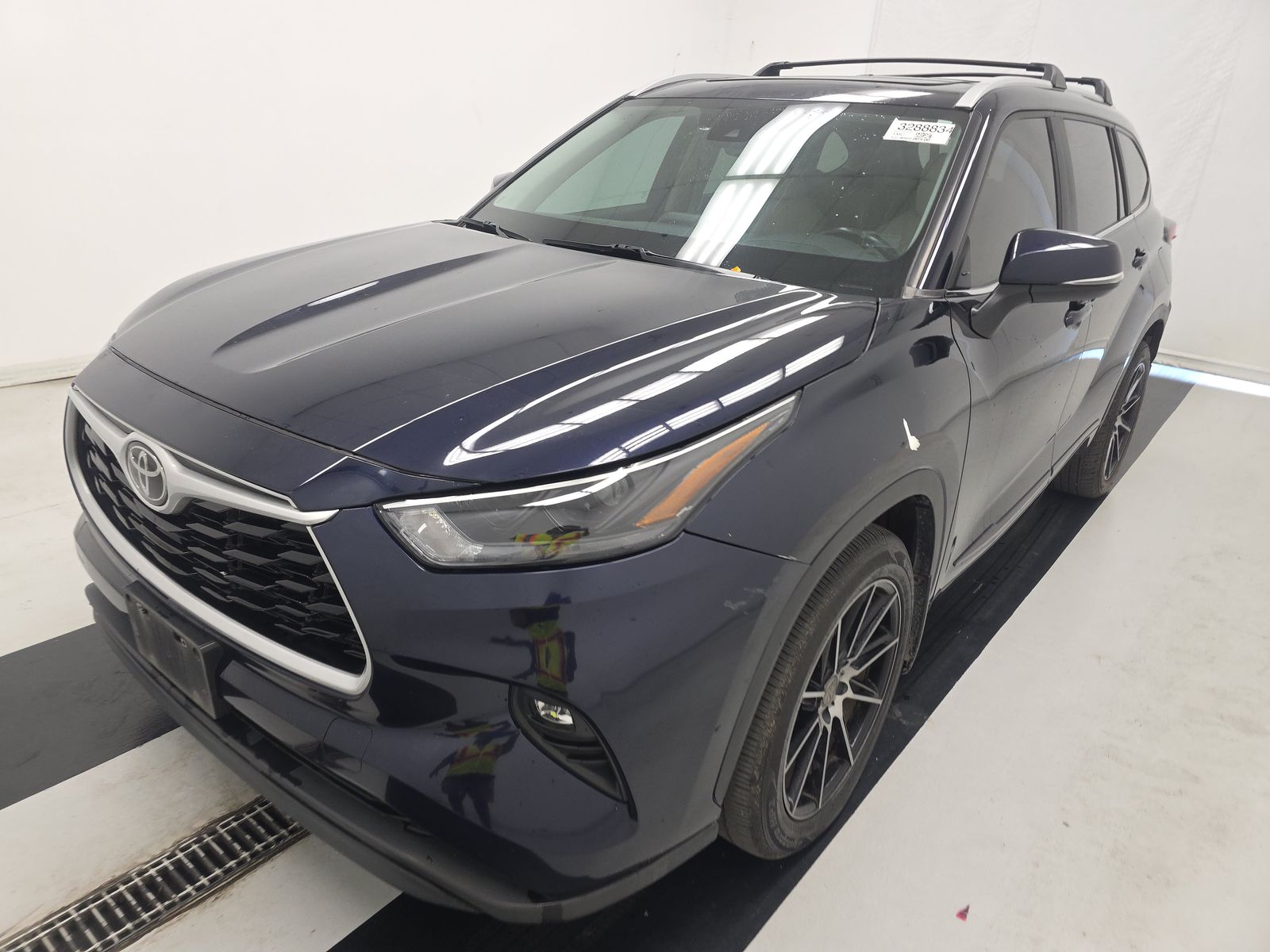 2023 Toyota Highlander XLE FWD