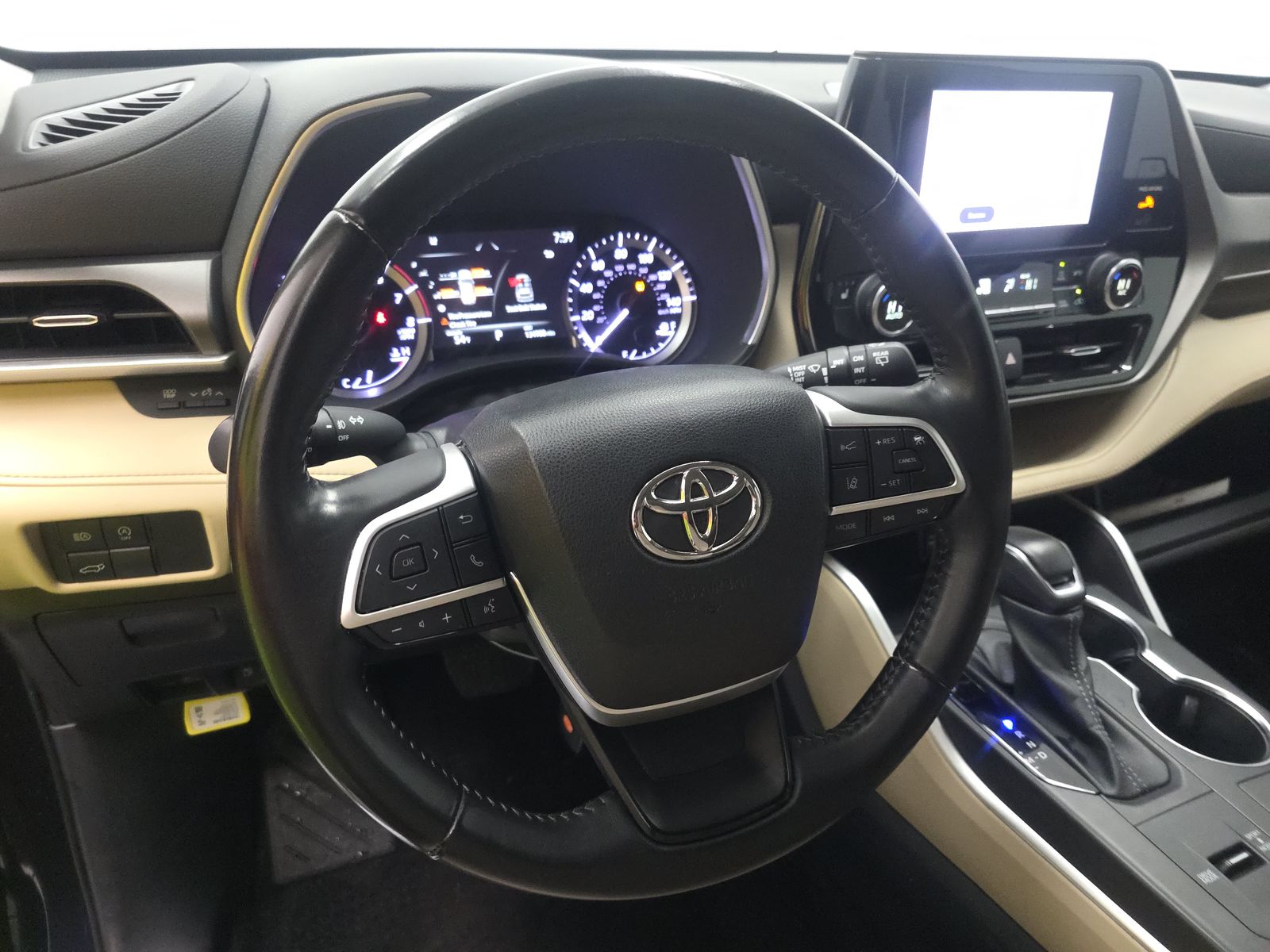 2023 Toyota Highlander XLE FWD