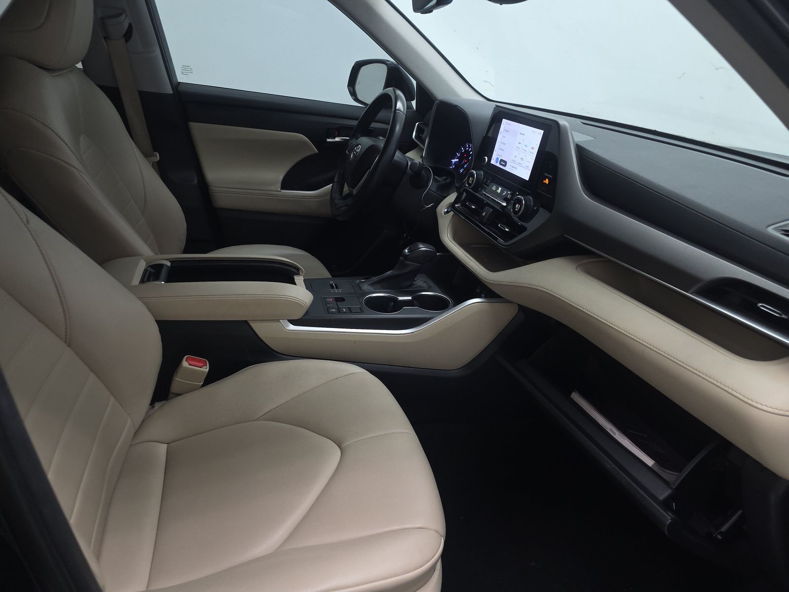 2023 Toyota Highlander XLE FWD