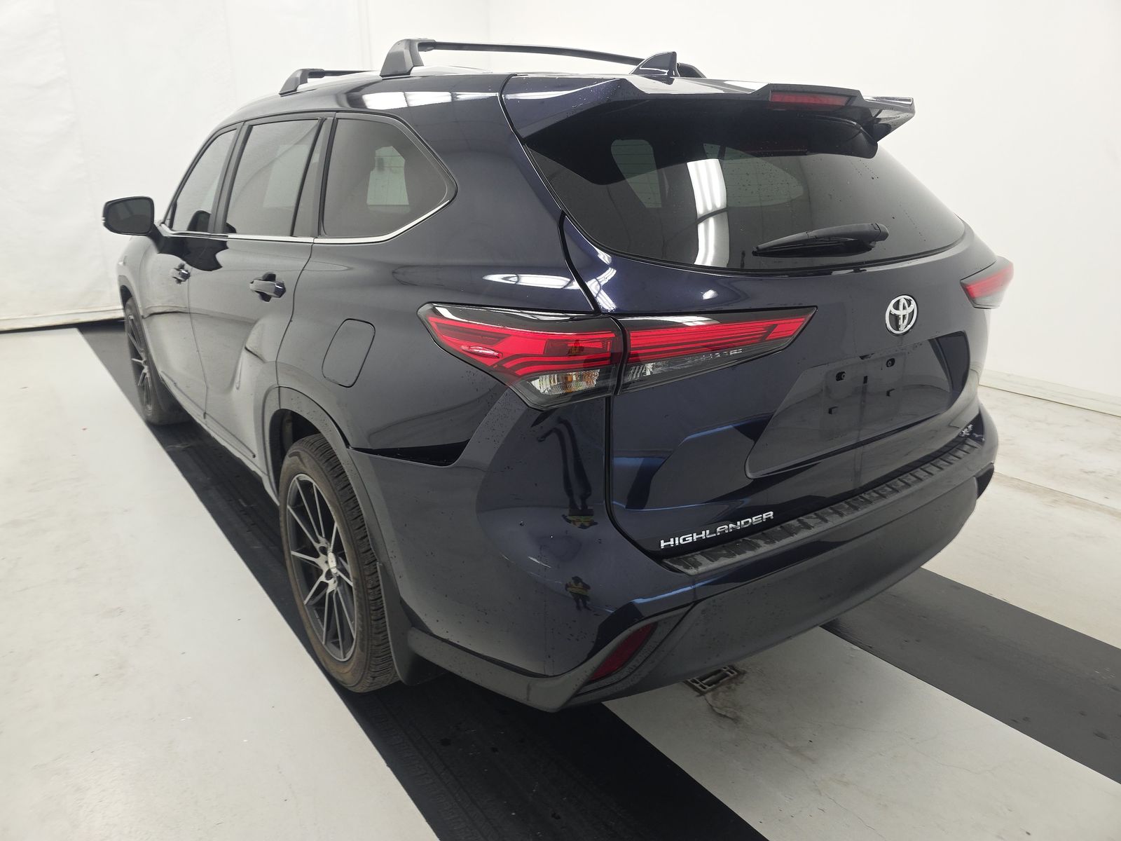 2023 Toyota Highlander XLE FWD