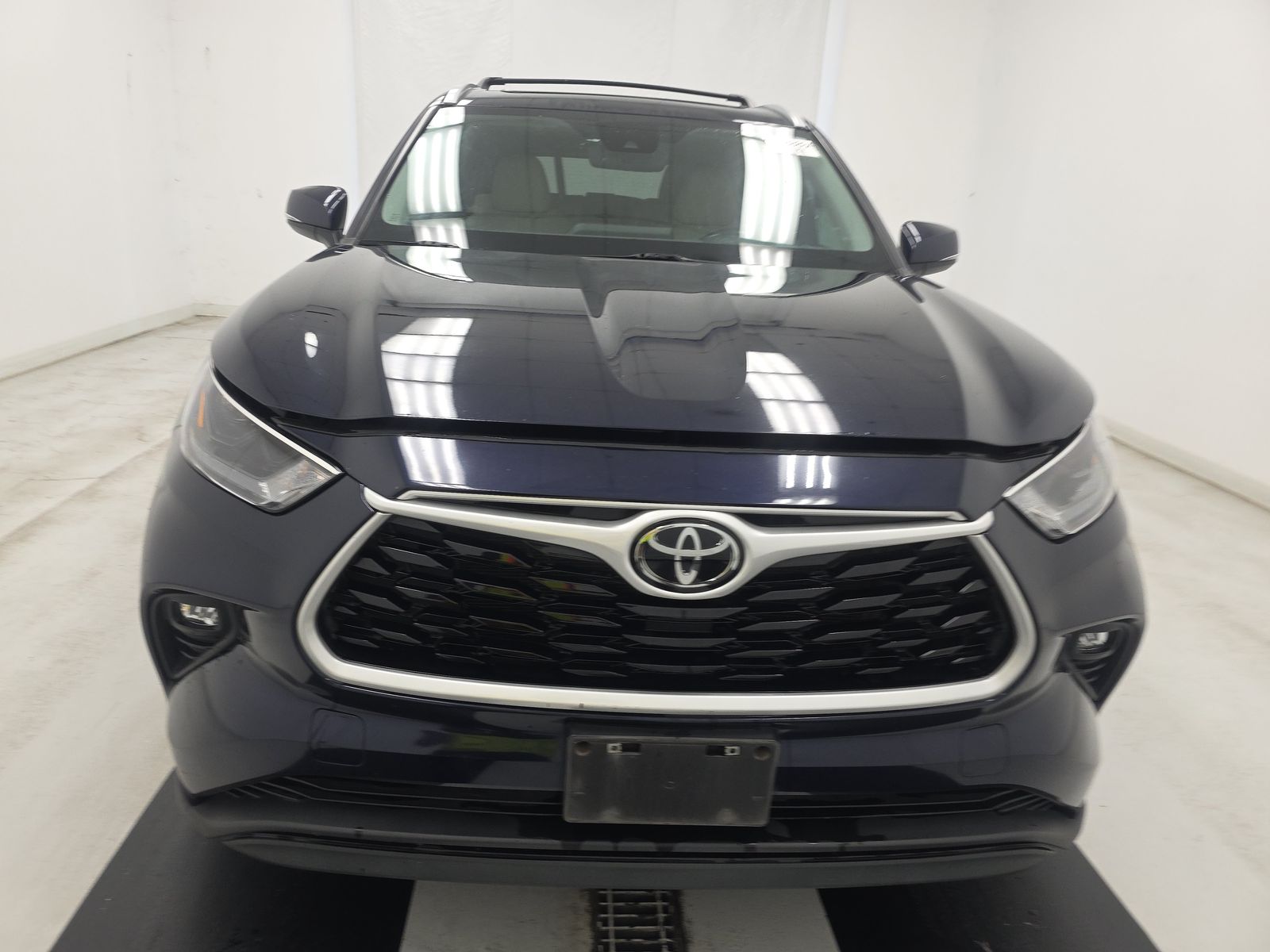 2023 Toyota Highlander XLE FWD