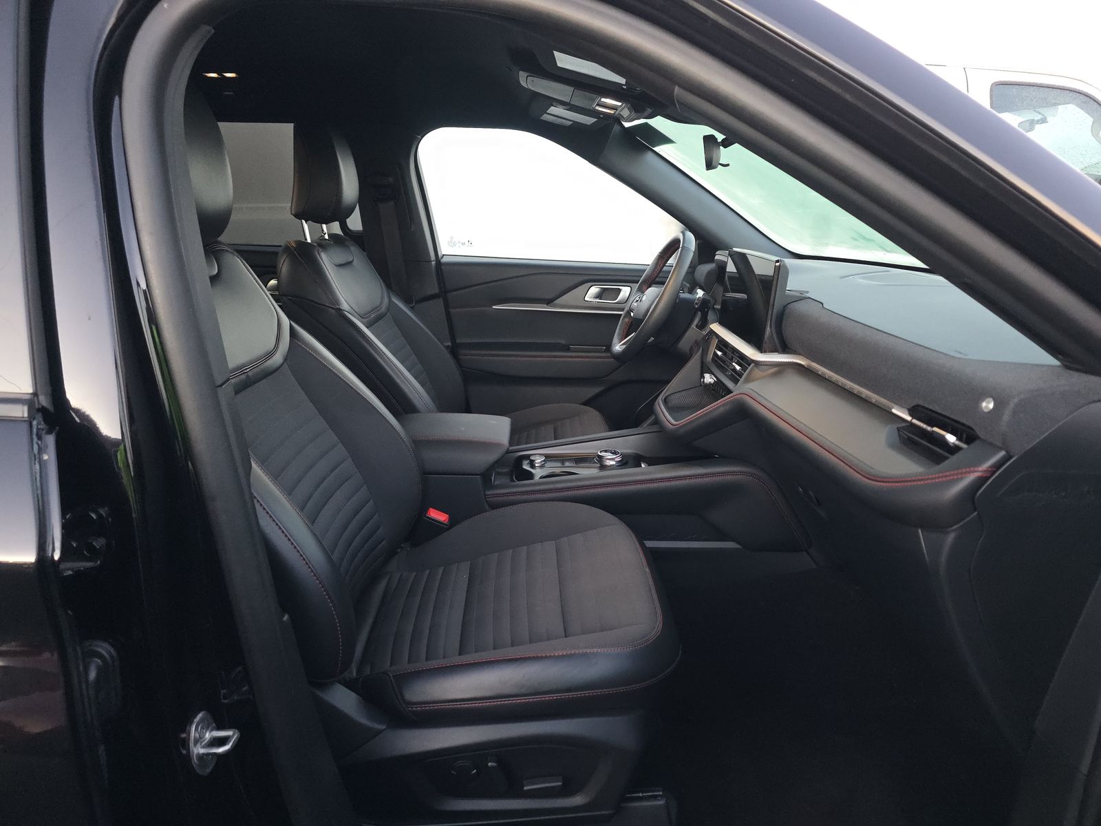 2025 Ford Explorer ST-Line AWD