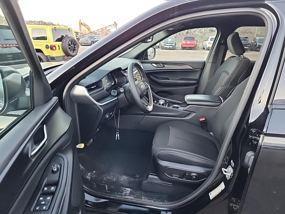 2024 Jeep Grand Cherokee Laredo X AWD