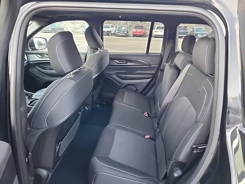 2024 Jeep Grand Cherokee Laredo X AWD