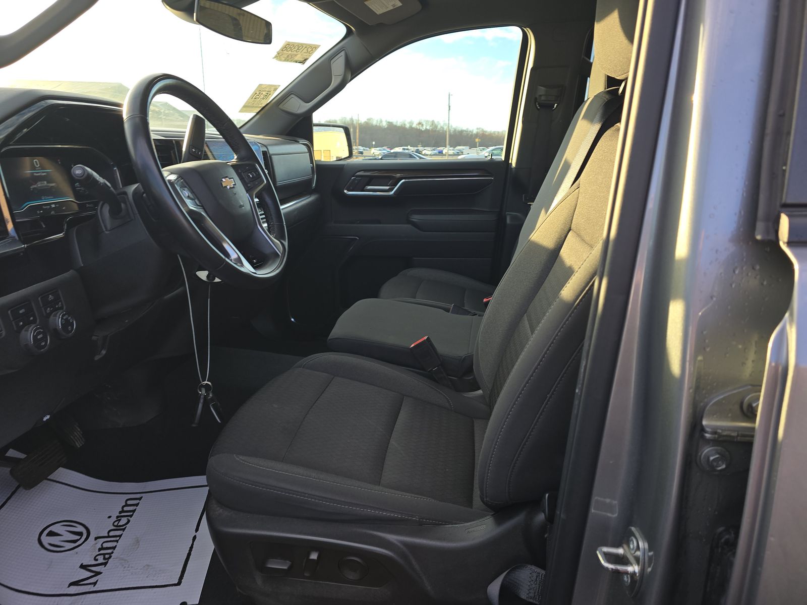 2024 Chevrolet Silverado 1500 LT AWD