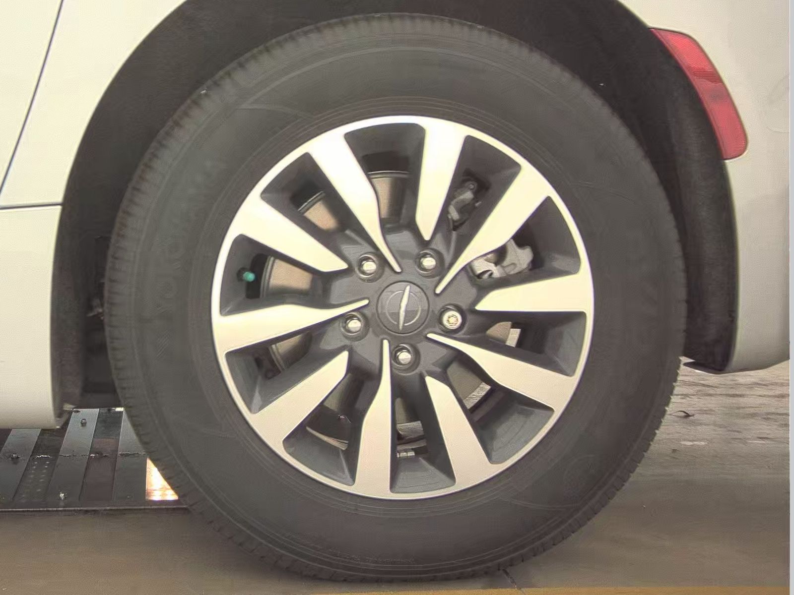 2024 Chrysler Pacifica Hybrid Select FWD