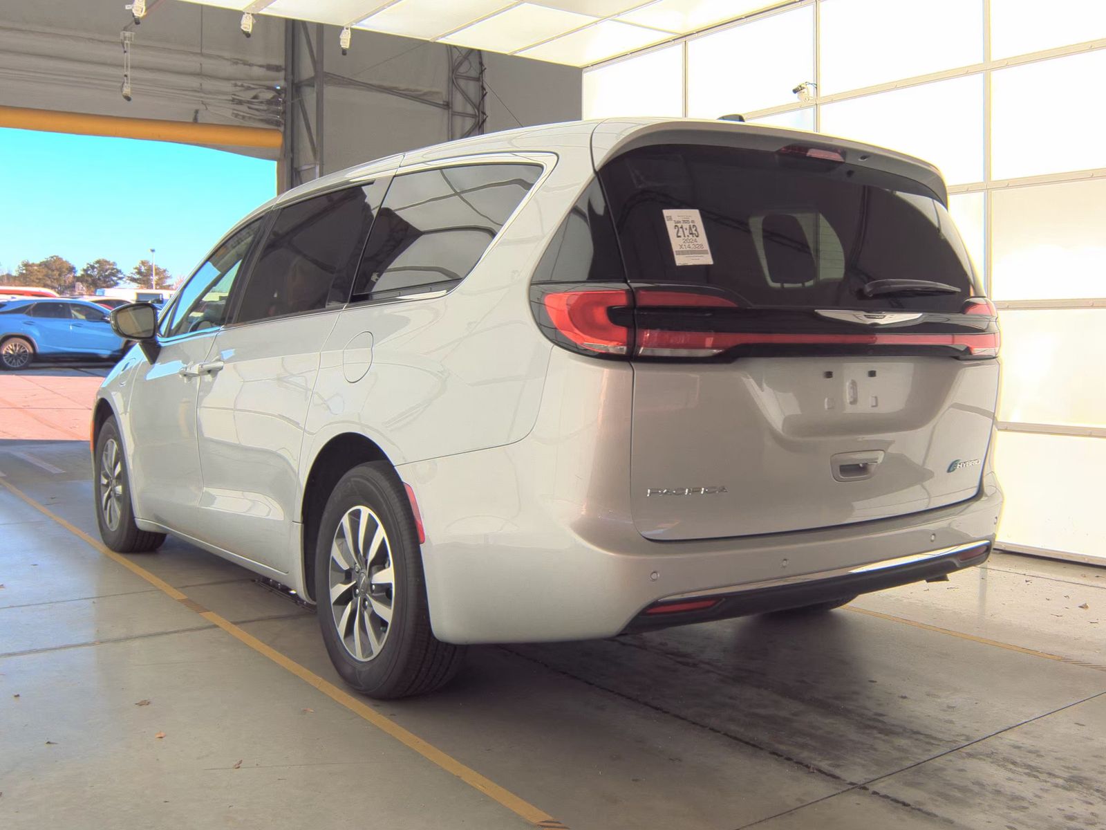 2024 Chrysler Pacifica Hybrid Select FWD