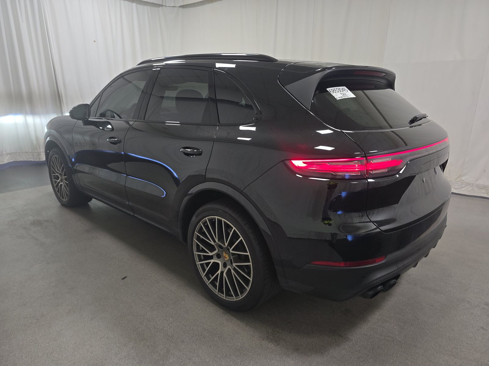 2023 Porsche Cayenne Platinum Edition AWD