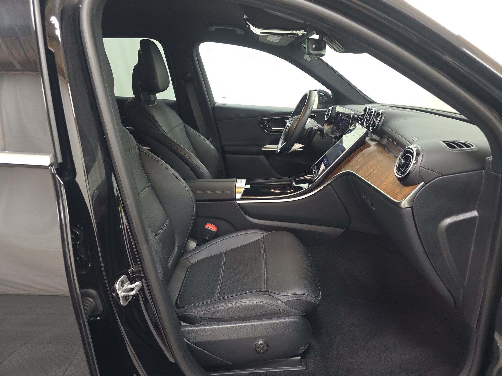 2025 Mercedes-Benz GLC GLC 300 AWD