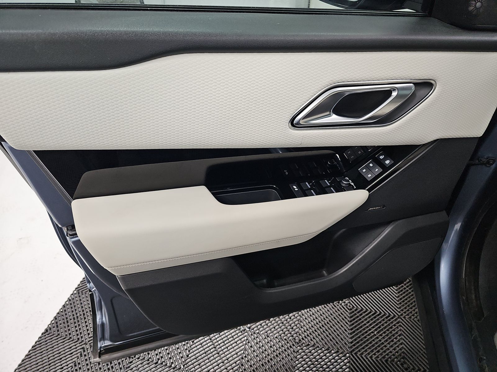 2023 Land Rover Range Rover Velar R-Dynamic S AWD