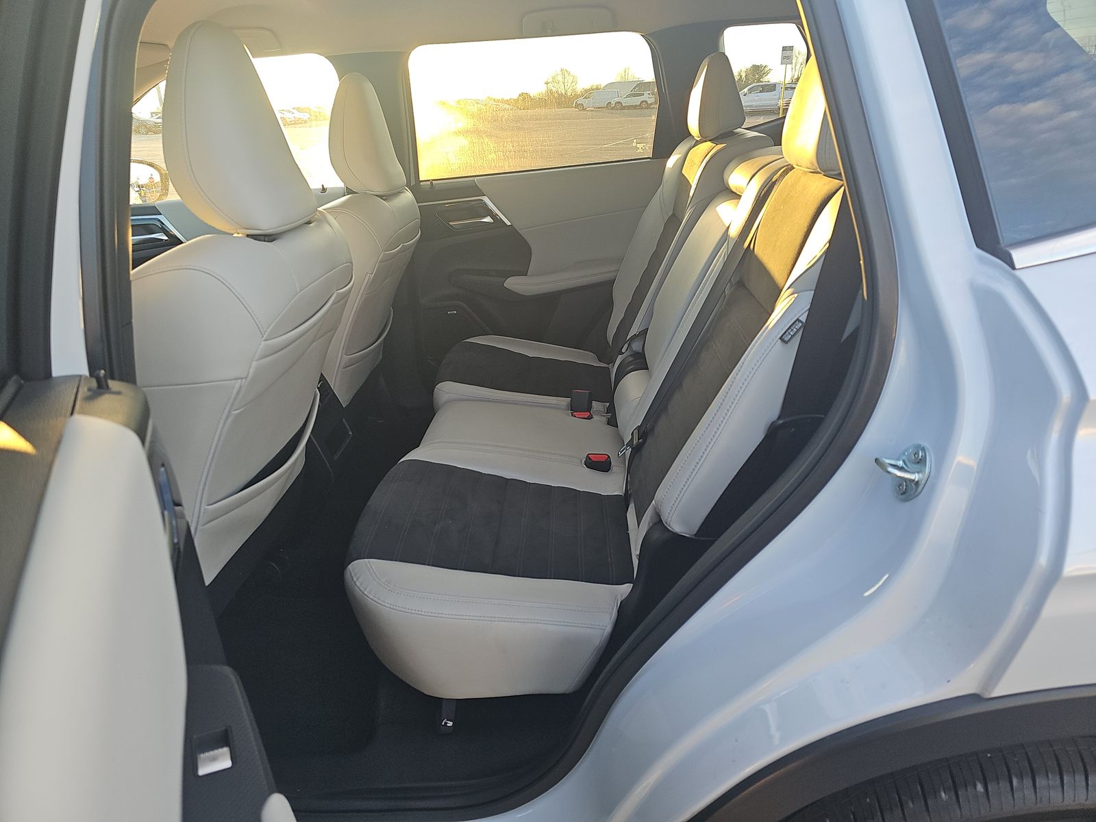 2025 Mitsubishi Outlander SE AWD