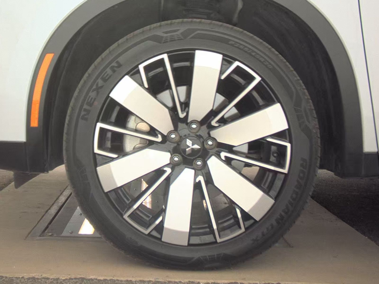 2025 Mitsubishi Outlander SE AWD