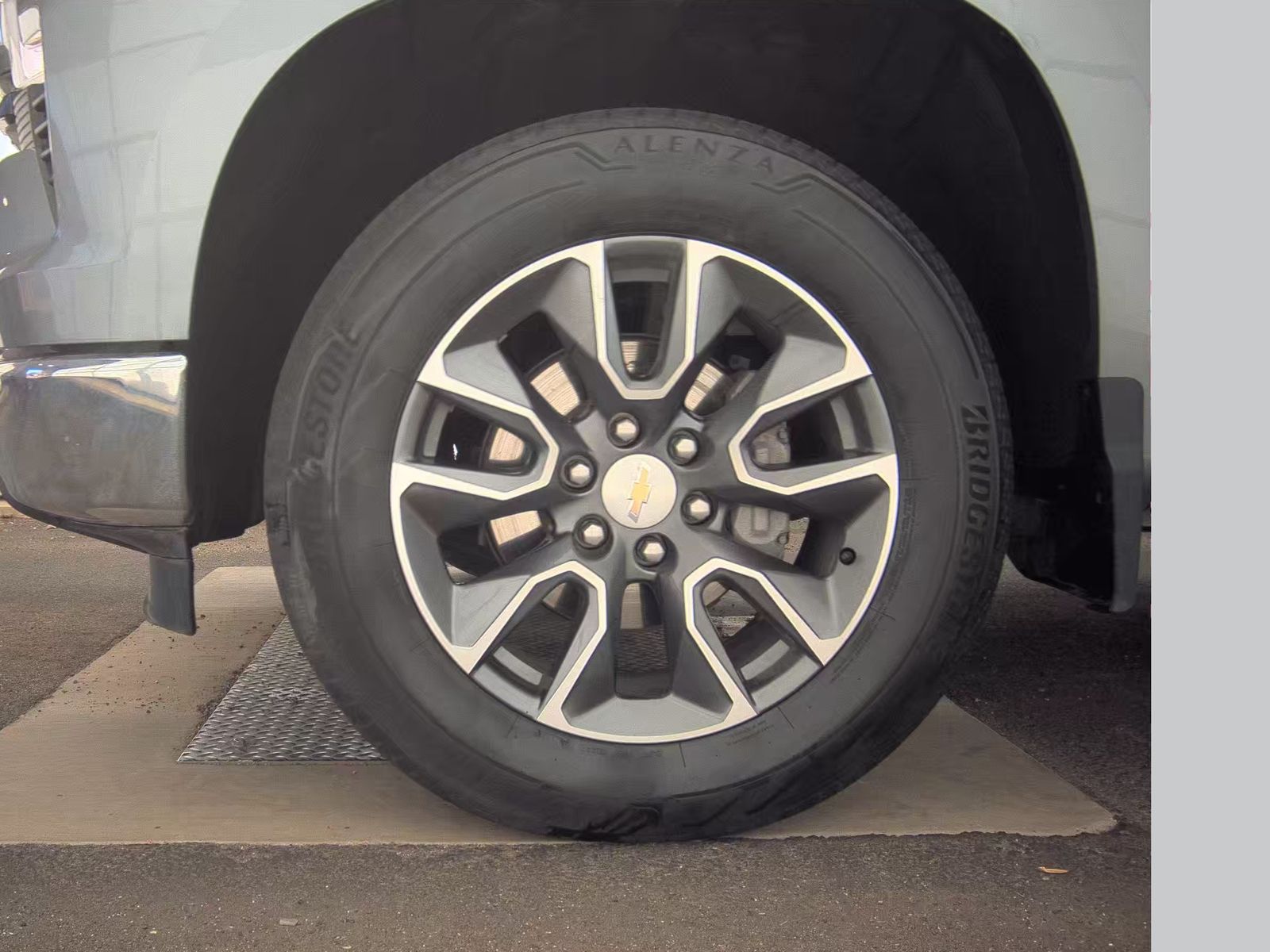 2023 Chevrolet Silverado 1500 LT AWD