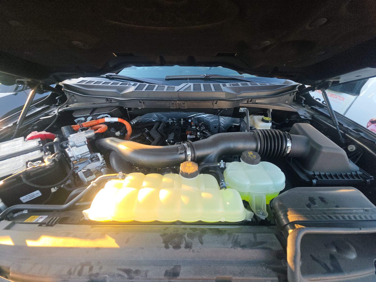 2025 Ford F-150 Hybrid Lariat AWD