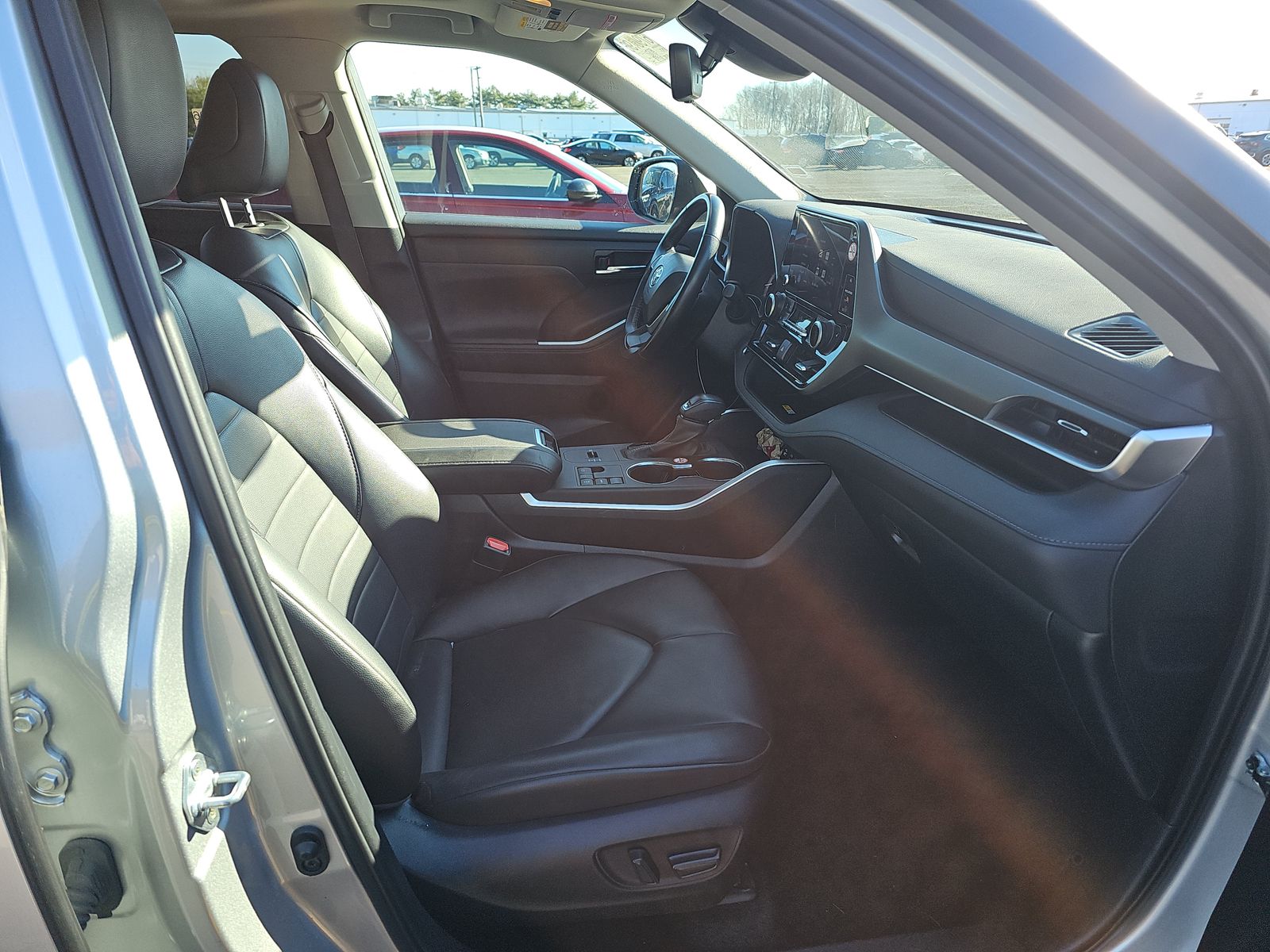 2024 Toyota Highlander XLE FWD