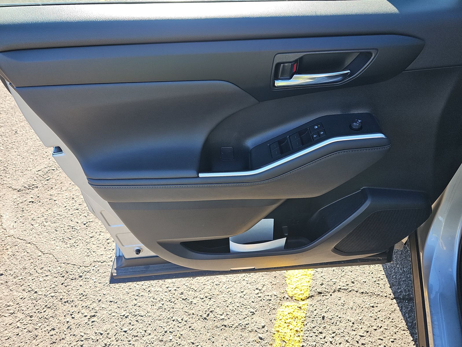 2024 Toyota Highlander XLE FWD