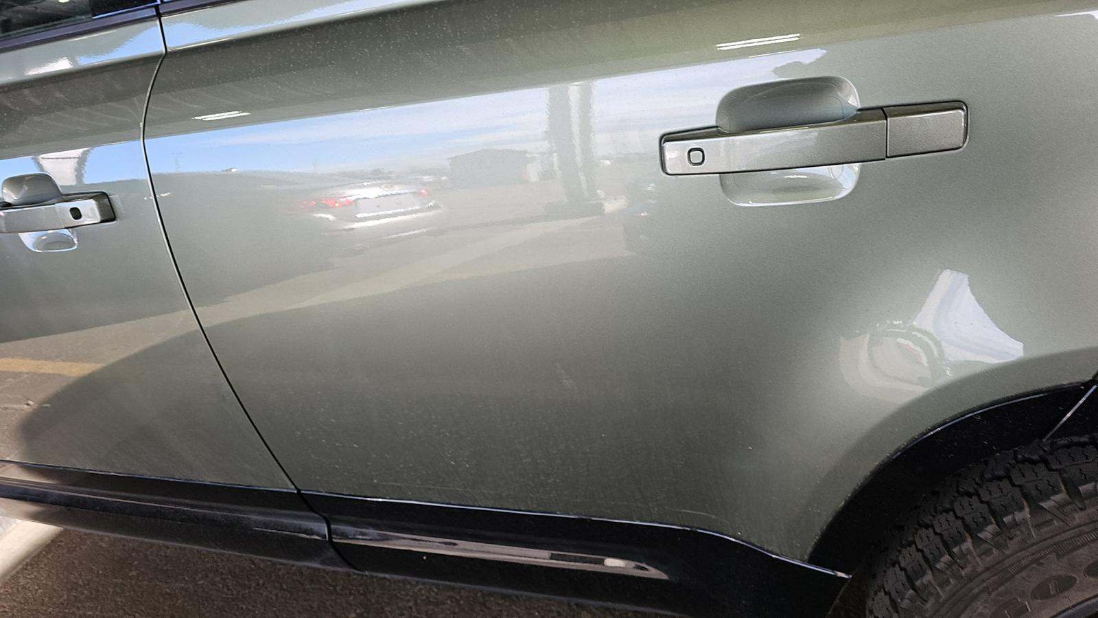 2022 Land Rover Defender 110 X-Dynamic SE AWD